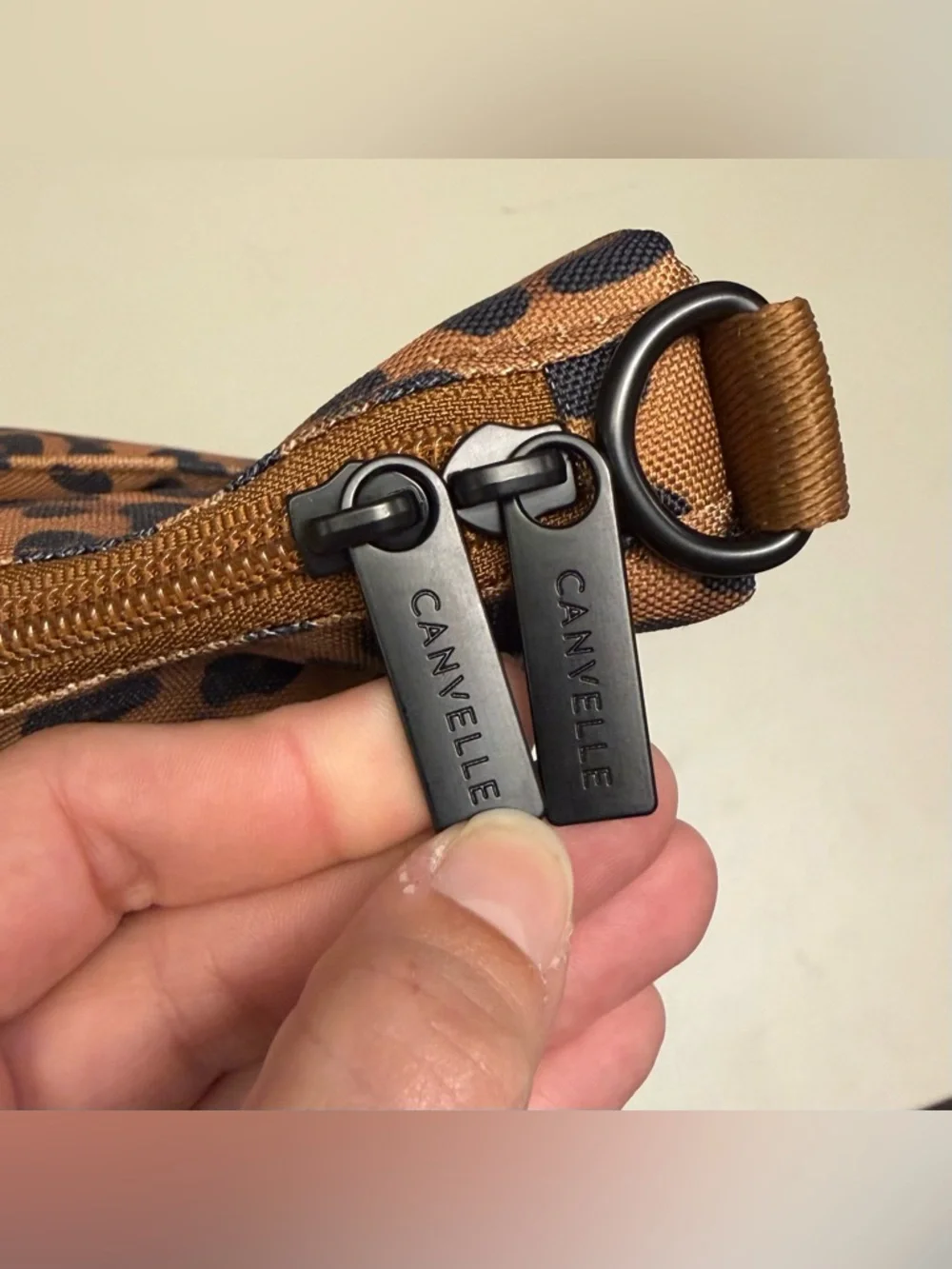 BNWT Canvelle Large Crescent Bag + Slim Wallet in Leopard 🐆 Offers Encouraged 🙌 - Picture 9 of 16